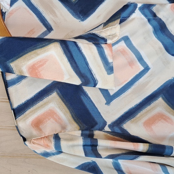 First Love By Lovelyn Abstract Geometric Print Blouse Long Puff Sleeve Satin - Picture 3 of 12